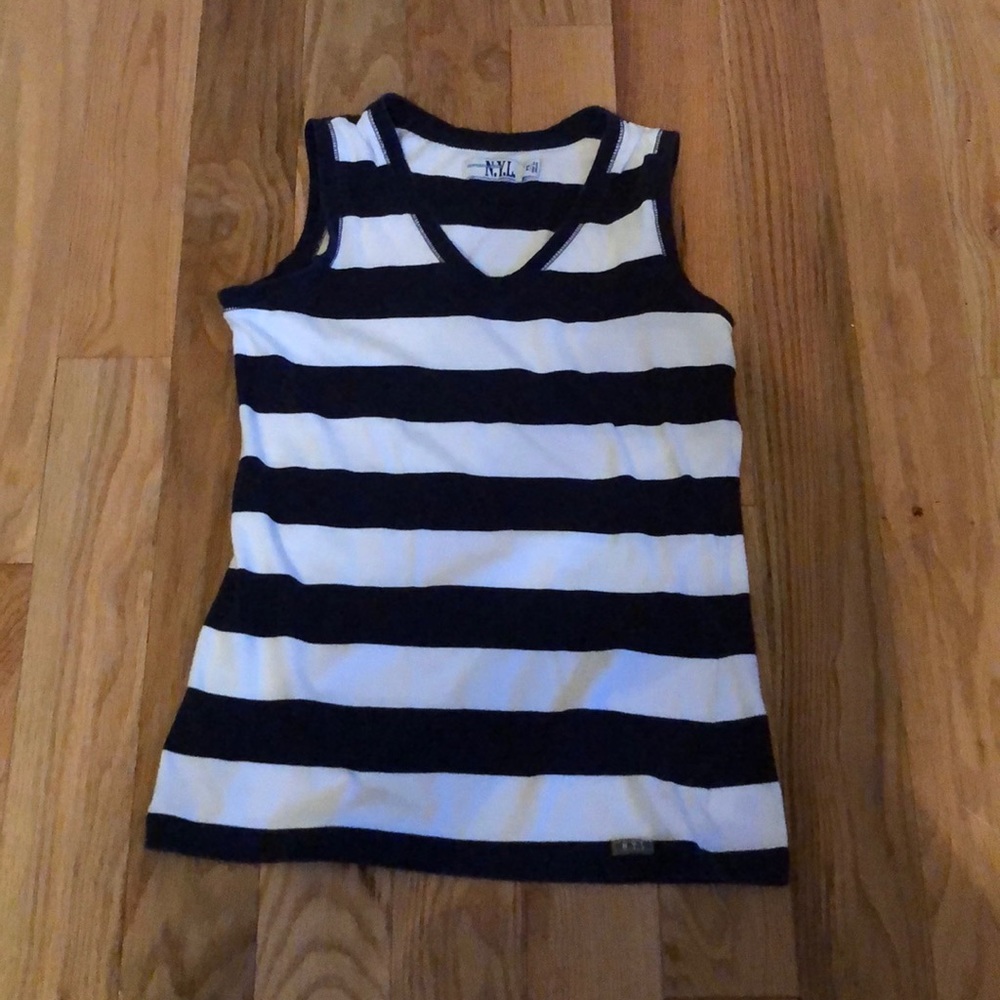 New York Laundry navy blue and white striped tank